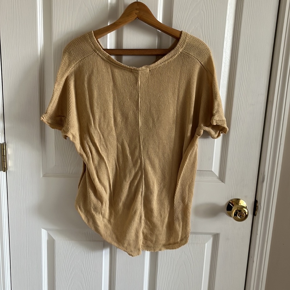Project Basic Ribbed Short Sleeve Yellow V-Neck Top Size Medium - Picture 5 of 7